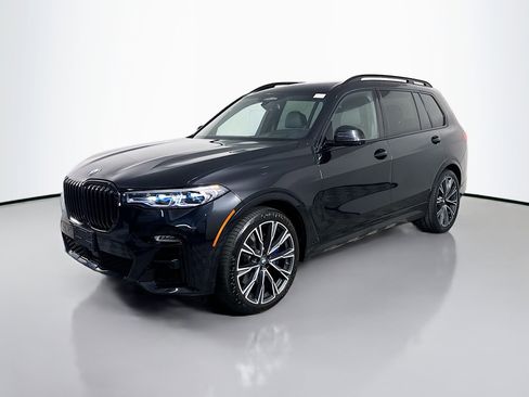 Used 2022 BMW X7 M50i w/ Dynamic Handling Package image 4