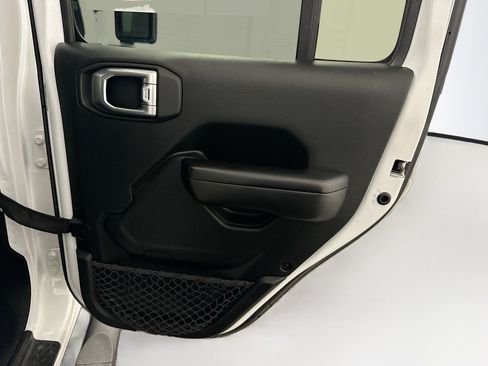 Used 2020 Jeep Wrangler Unlimited Rubicon AWD/4WD image 31
