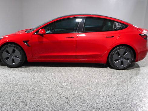 Used 2021 Tesla Model 3 Standard Range Plus image 10