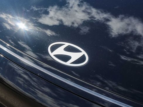 New 2026 Hyundai Kona SE image 13