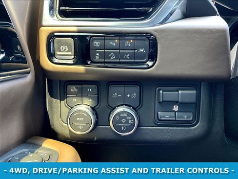 Used 2025 GMC Yukon Denali Ultimate AWD/4WD image 39