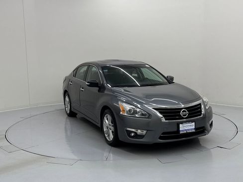 Used 2014 Nissan Altima 2.5 SL w/ Moonroof Package image 7