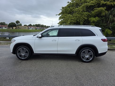 Used 2024 Mercedes-Benz GLS 450 4MATIC image 7