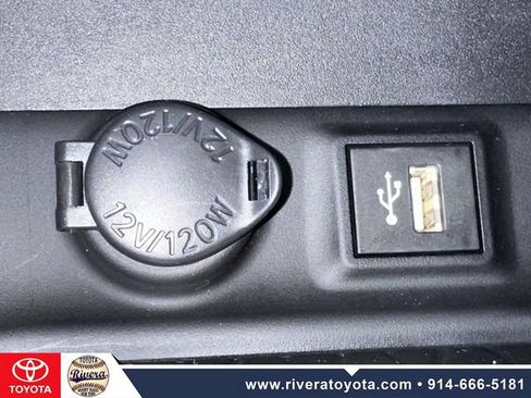 Used 2023 Toyota RAV4 XSE AWD/4WD image 28