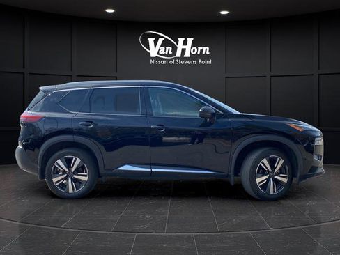 Used 2023 Nissan Rogue SL w/ SL Premium Package image 2