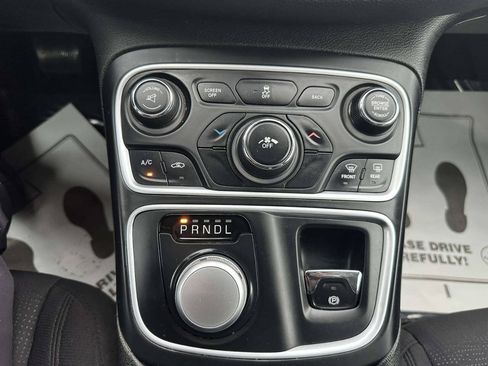Used 2015 Chrysler 200 Limited w/ Convenience Group FWD image 23