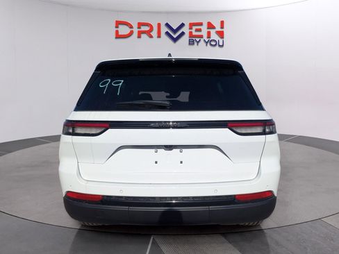 New 2025 Jeep Grand Cherokee Altitude image 7