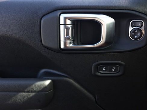 New 2025 Jeep Gladiator Willys image 23