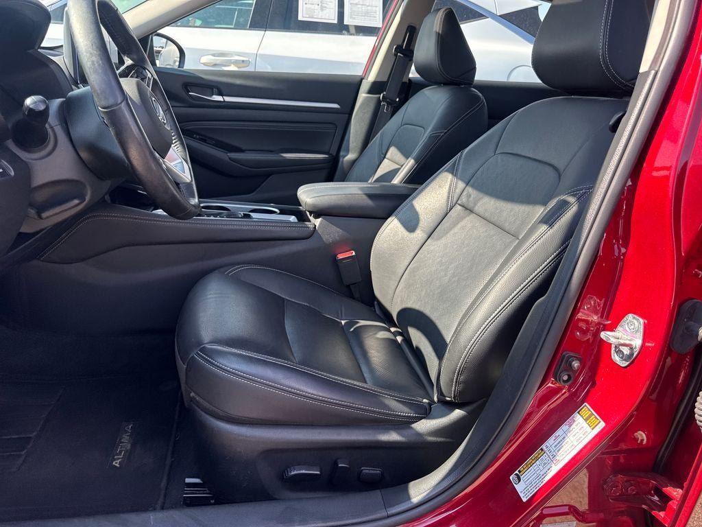Used 2023 Nissan Altima 2.5 SL FWD image 11