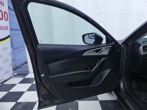 Used 2017 MAZDA MAZDA3 Sport w/ Preferred Equipment Package image 23