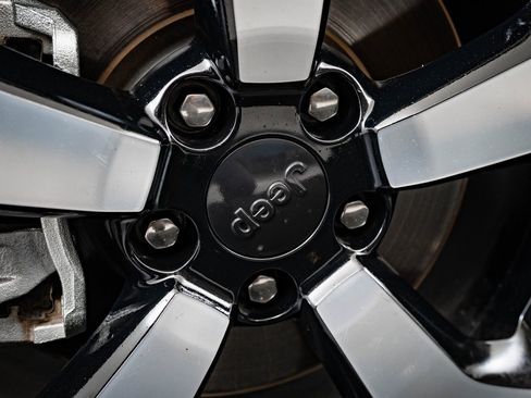 Used 2022 Jeep Renegade Trailhawk image 8