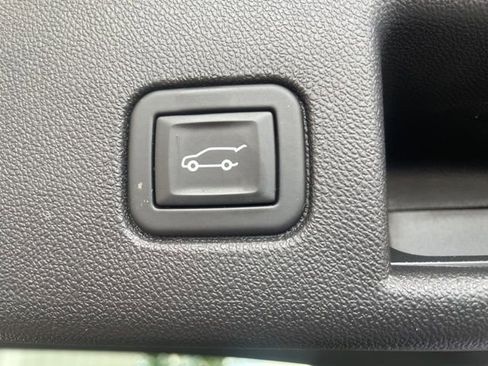 Used 2023 Chevrolet Equinox RS w/ LPO, Cargo Package AWD/4WD image 64
