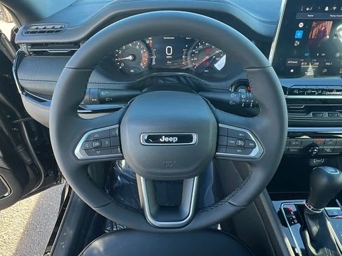 New 2026 Jeep Compass Latitude image 18