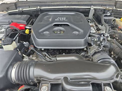 Used 2019 Jeep Wrangler Unlimited Rubicon AWD/4WD image 15