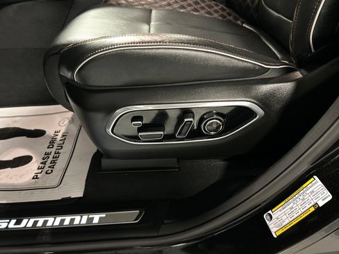 Used 2024 Jeep Grand Cherokee L Summit w/ Advanced Protech Group IV AWD/4WD image 13