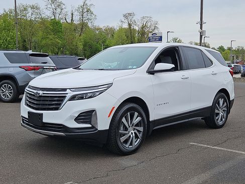 Used 2024 Chevrolet Equinox LT w/ LPO, Floor Liner Package AWD/4WD image 3