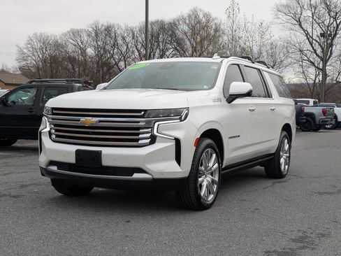 Used 2023 Chevrolet Suburban High Country w/ LPO, Illumination Package image 3