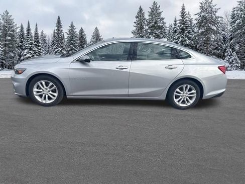 Used 2017 Chevrolet Malibu LT w/ Driver Confidence Package image 2