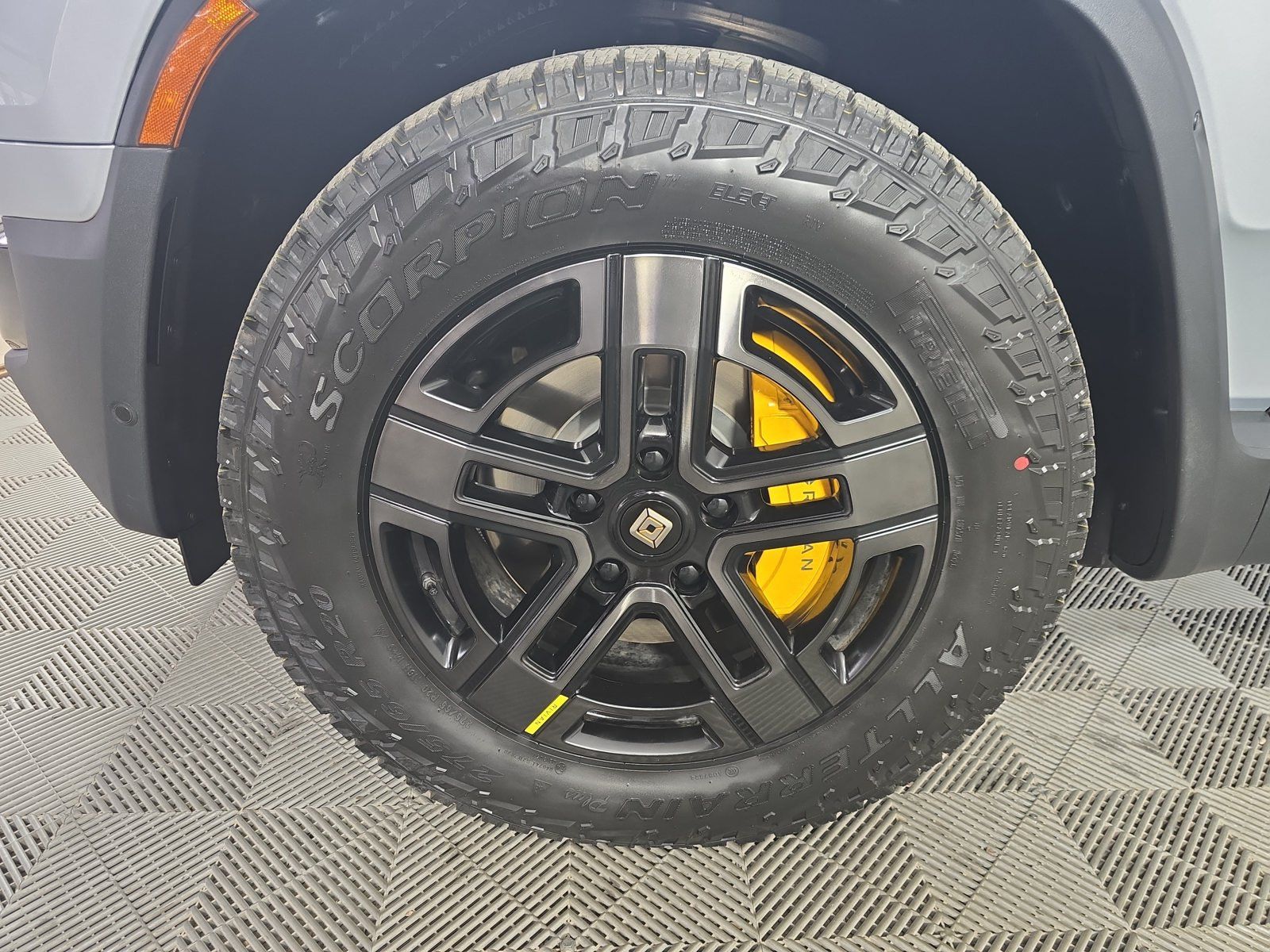 Used 2023 Rivian R1S Adventure Quad AWD/4WD image 9