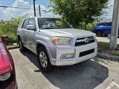 Used 2010 Toyota 4Runner SR5 RWD image 3