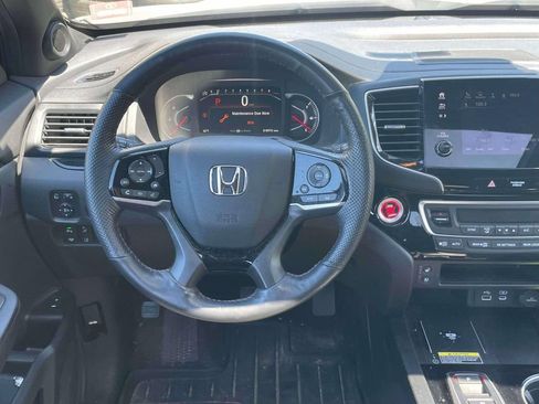 Certified 2025 Honda Passport Black Edition image 13