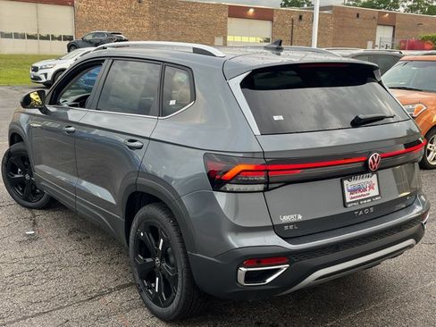 New 2025 Volkswagen Taos SEL image 27