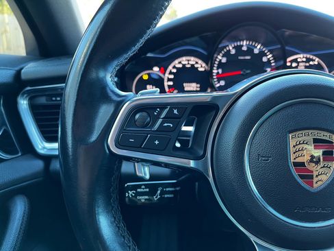 Used 2019 Porsche Panamera 4 image 20