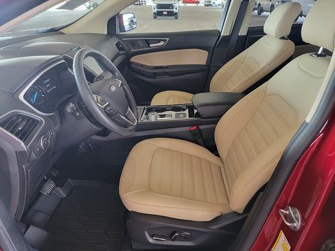 Used 2019 Ford Edge SEL w/ Equipment Group 201A AWD/4WD image 2