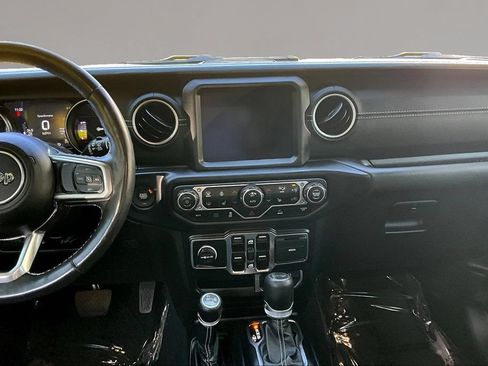Used 2022 Jeep Wrangler Unlimited Sahara w/ Cold Weather Group AWD/4WD image 9