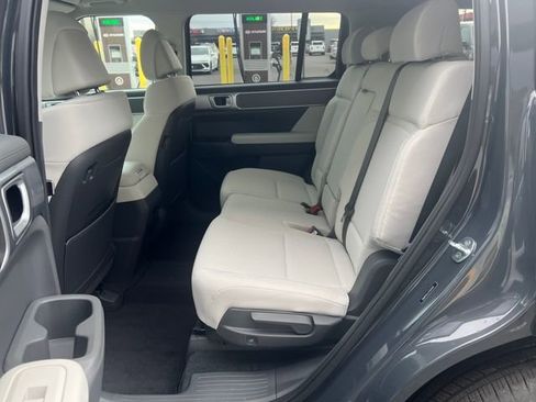 New 2026 Hyundai Santa Fe SE image 23