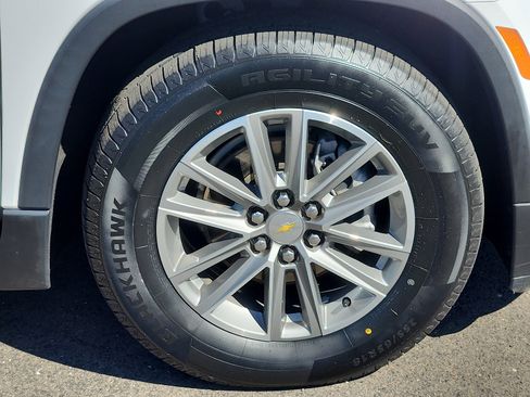 Used 2022 Chevrolet Traverse LT image 8