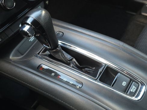 Used 2016 Honda HR-V LX image 27