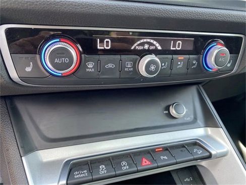 Used 2022 Audi Q3 2.0T Premium image 18