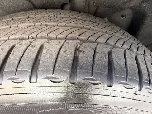 Certified 2023 Volvo XC40 B4 Core w/ Climate Package image 33