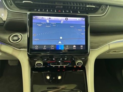 Used 2022 Jeep Grand Cherokee L Overland w/ Advanced Protech Group III image 23