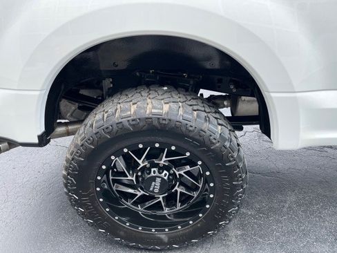 Used 2022 Ford F250 Platinum w/ FX4 Off-Road Package AWD/4WD image 6