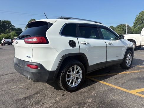 Used 2015 Jeep Cherokee Latitude w/ Cold Weather Group AWD/4WD image 6