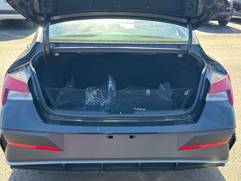 New 2025 Hyundai Elantra Sport image 18