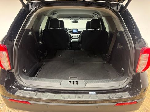 Used 2023 Ford Explorer XLT w/ Equipment Group 202A AWD/4WD image 41