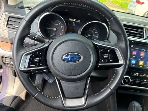 Used 2018 Subaru Outback 3.6R Limited AWD/4WD image 12