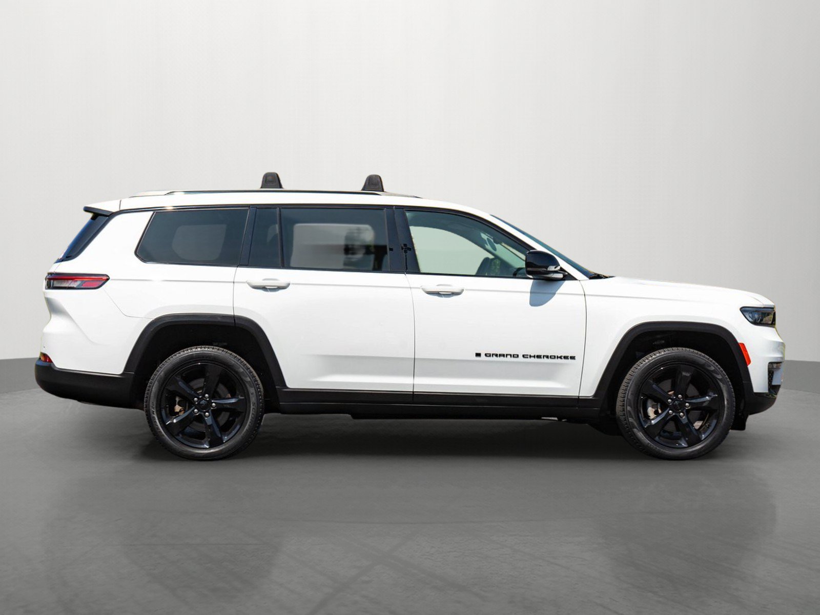 Used 2023 Jeep Grand Cherokee L Limited w/ Black Appearance Package AWD/4WD image 8