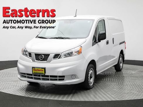 Used 2020 Nissan NV200 S image 1