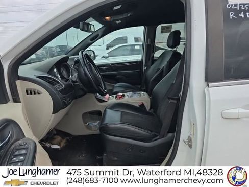 Used 2020 Dodge Grand Caravan SXT image 11