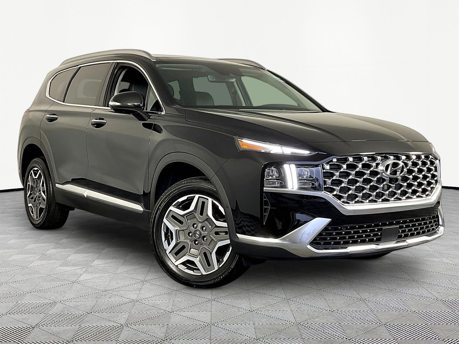 Certified 2023 Hyundai Santa Fe Limited w/ Cargo Package AWD/4WD image 3