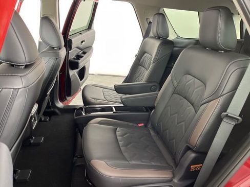 New 2026 Nissan Pathfinder Platinum image 43
