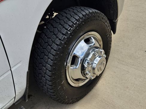 Used 2024 RAM 3500 Big Horn AWD/4WD image 8