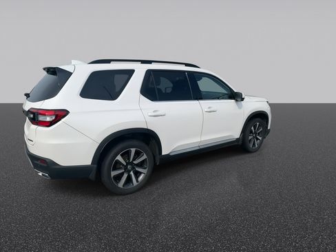 Used 2024 Honda Pilot Touring image 9
