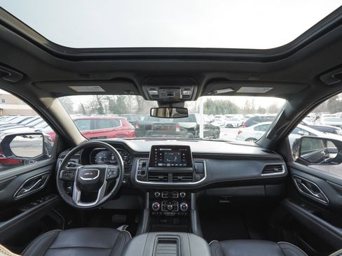 Used 2023 GMC Yukon SLT w/ SLT Premium Package image 36