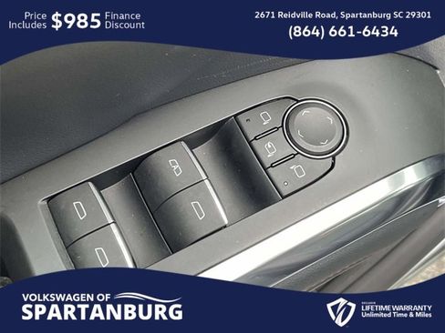 Used 2024 Chevrolet Traverse RS image 19