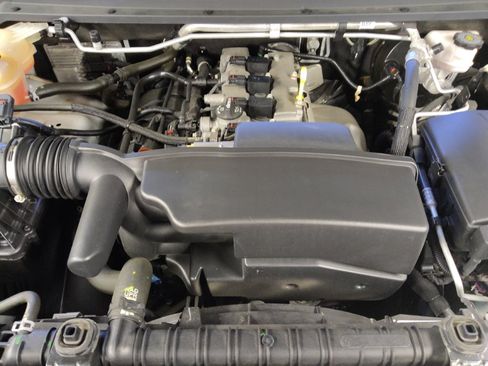 Used 2022 Chevrolet Colorado W/T RWD image 30